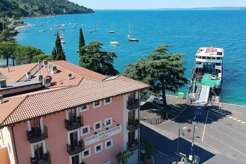 Hotel Lido Torri del Benaco in Torri del Benaco