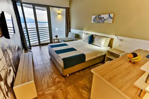 Carine Hotel Delfin in Bijela — foto 22