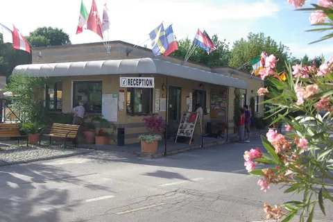 Village Torre Pendente foto 3