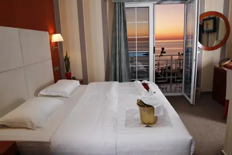 Bel Conti Hotel in Durres — foto 18