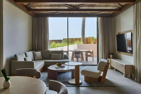 Erth Abu Dhabi in المُزُون — foto 25