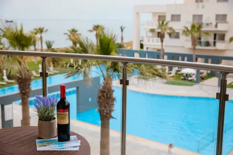 Blue Lagoon Kosher Hotel in Paphos — foto 24
