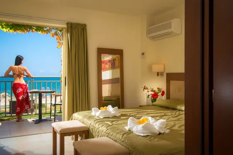 Bella Beach in Chersonisos Municipal Unit — foto 6