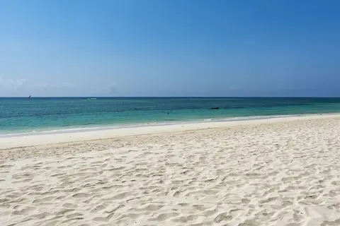 Diamonds Leisure Beach & Golf Resort in Diani Beach — foto 17
