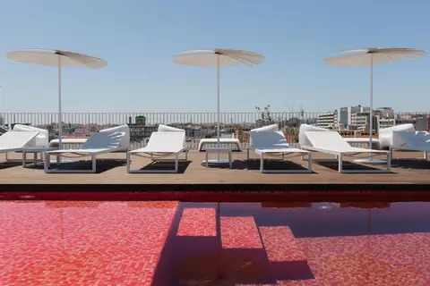 Lumen Hotel & The Lisbon Light Show in Lissabon