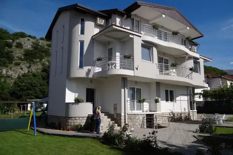 Basoski Apartments in Peshtani — foto 12