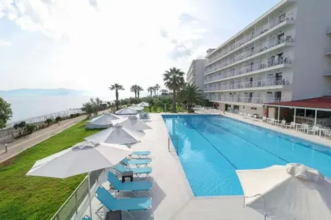 Calamos Beach Hotel in Άγιοι Απόστολοι — foto 2