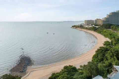 Cross Pattaya Pratamnak in Pratamnak Beach Guesthouse OYO, foto 13