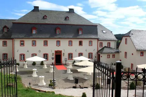 Burghaus en Villa Kronenburg foto 1