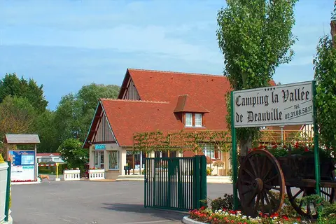 Camping La Vallée De Deauville in Saint-Arnoult — foto 8