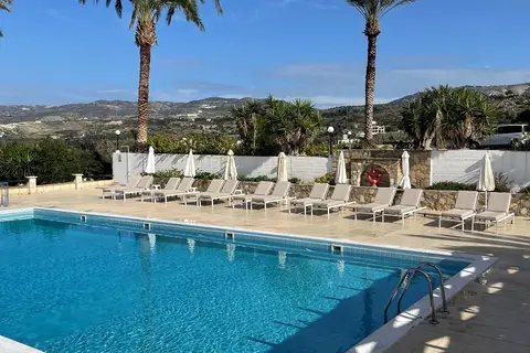Vrachia Beach Resort in Paphos — foto 18