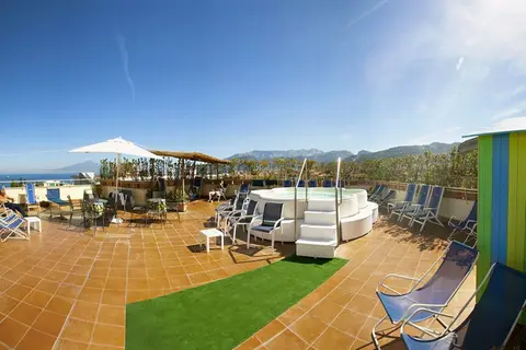 Hotel Tirrenia in Sorrento — foto 4