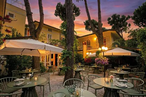 Jr Resort Logos Forte dei Marmi in Forte Dei Marmi — foto 5