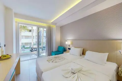 Marika Hotel in Agia Marina — foto 5