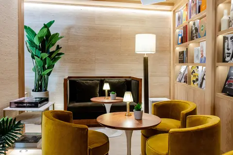 Browns Avenue Hotel in Almada — foto 19