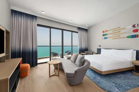 Hampton by Hilton Marjan Island in جزيرة المرجان — foto 19