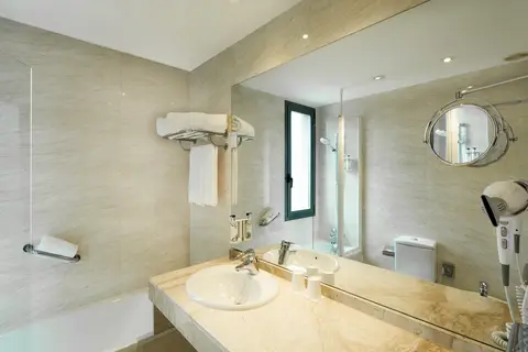 Sercotel Cornellà Barcelona in Cornella De Llobregat — foto 15