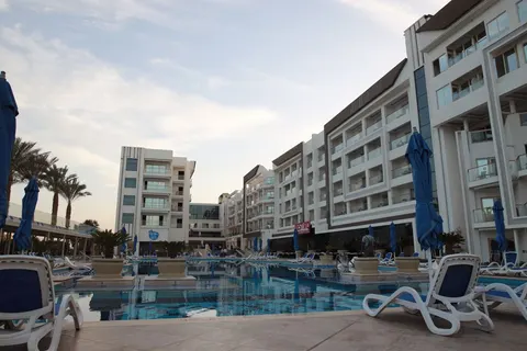 Bellagio Beach Resort & Spa in Al Ahia' — foto 21