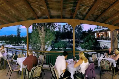 Irinna Hotel in Σβορωνάτα — foto 24