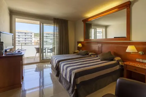 Hotel Panorama in Torroella de Montgrí — foto 15