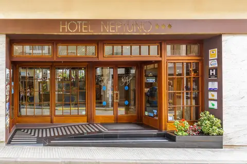 Neptuno Hotel & Spa in Calella — foto 5