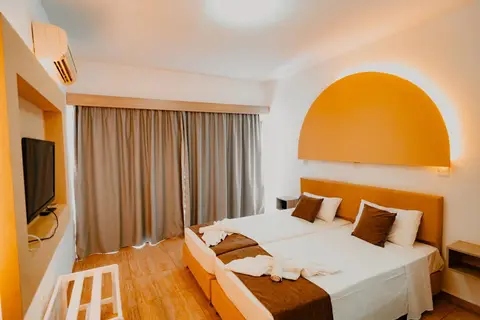 Penelope Beach Hotel in Παραλίμνι — foto 23