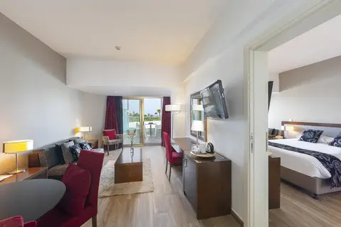Crystal Springs Beach Hotel in Παραλίμνι — foto 26