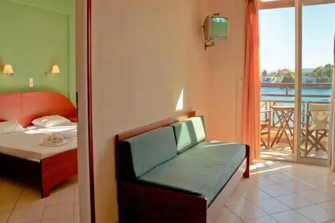 Porto Kalamaki Hotel in Agia Marina — foto 7