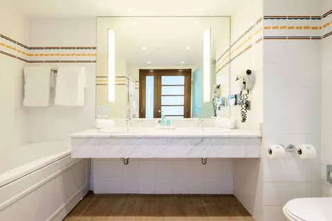 Hotel ILUNION Valencia 4 foto 8