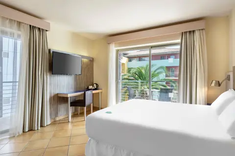 Occidental Menorca in Sant Lluís — foto 30