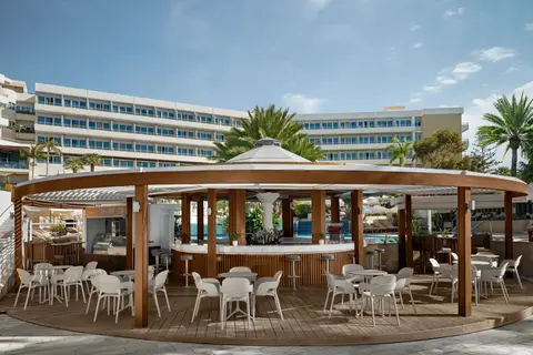 Mediterranean Beach Hotel in Agios Tychonos — foto 2