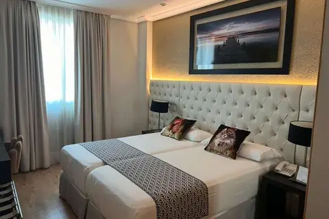 Hotel Suites Feria in Madrid — foto 14