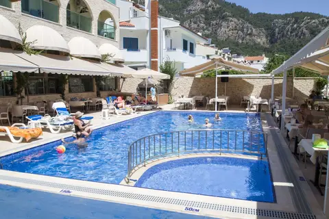 Özcan Beach Hotel in Marmaris — foto 4