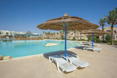 Royal Lagoons Resort & Aqua Park in الهضبه — foto 20