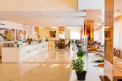 Color Metropolitan Family Hotel in Cesenatico, foto 5