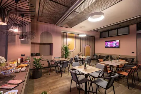 Allure Boutique Hotel in Tirana — foto 8