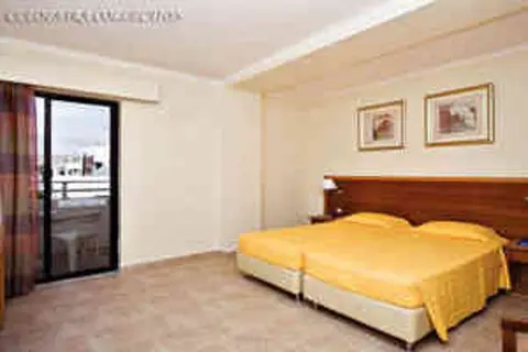Cleopatra Classic Hotel in Καρδάμαινα — foto 8
