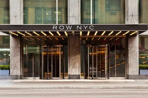 Row NYC in New York — foto 8