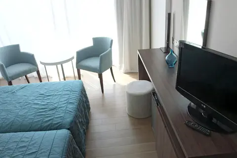 Sun Hall Beach Hotel Apts in Larnaca — foto 4