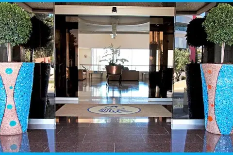 Poseidonia Beach Hotel in Limassol — foto 25