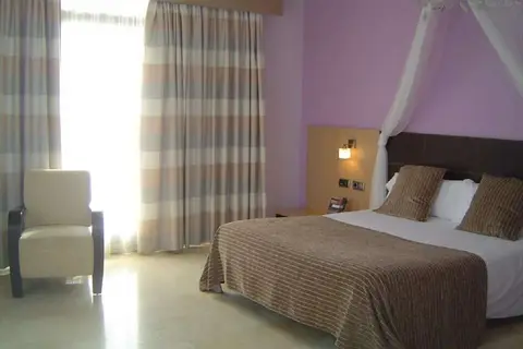 Flamingo Hotel l'Ampolla in l'Ampolla — foto 18