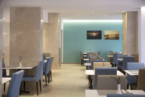 Harmony Bay Hotel in Limassol — foto 8