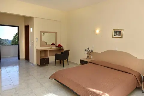 Santa Helena in Ιαλυσός — foto 5