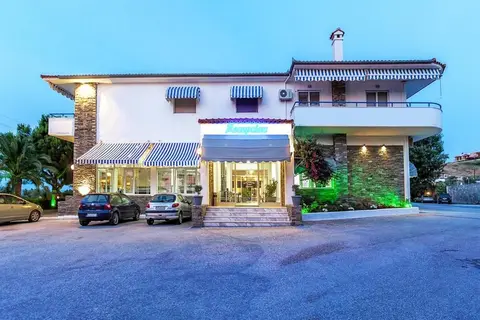 Xenios Port Marina Hotel in Πευκοχώρι — foto 11