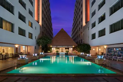 Twin Towers Hotel in Bangkok