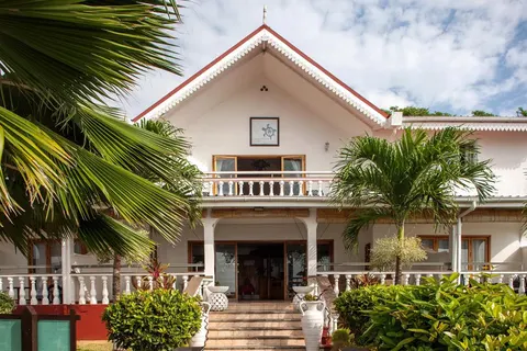 Le Relax Hotel & Restaurant in Anse Royale