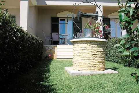 Nostimon Emar in Λουρδάτα — foto 11