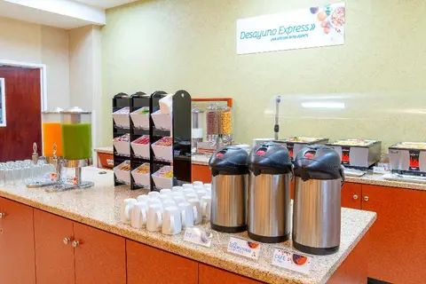 Holiday Inn Express & Suites Cuernavaca in Cuernavaca — foto 22