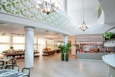 Louis Imperial Beach in Paphos, foto 17
