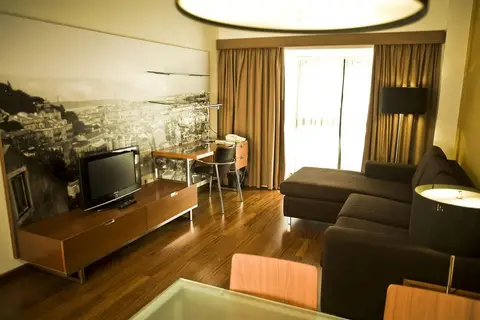 Legendary Lisboa Suites in Almada — foto 6